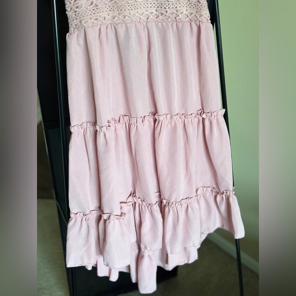 Feminine & flirty blush pink lace sundress - Picture 4 of 8